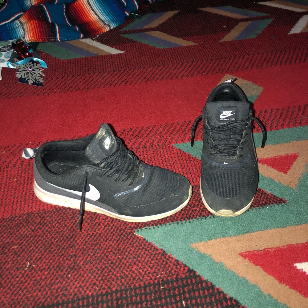 Black Nike Thea
